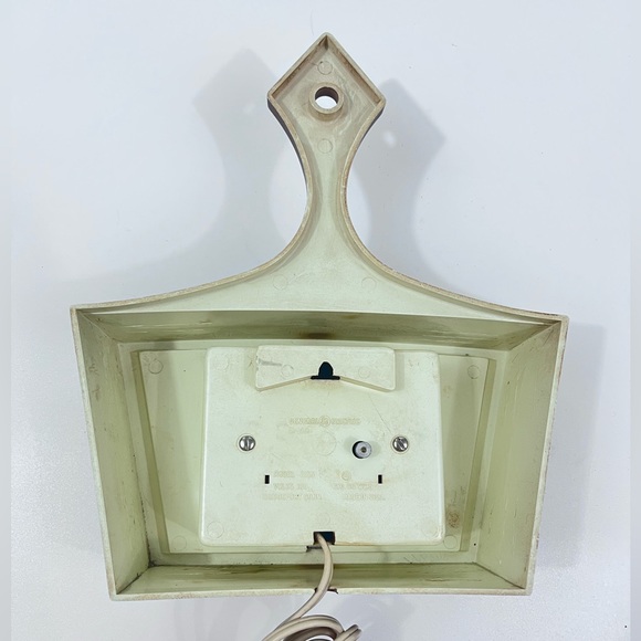 Vintage General Electric Kitchen Wall Clock Plug In Wood Look, Model 2155 GUC - Picture 8 of 9